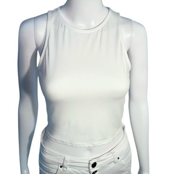 NWOT White Crop Top - Picture 5 of 9